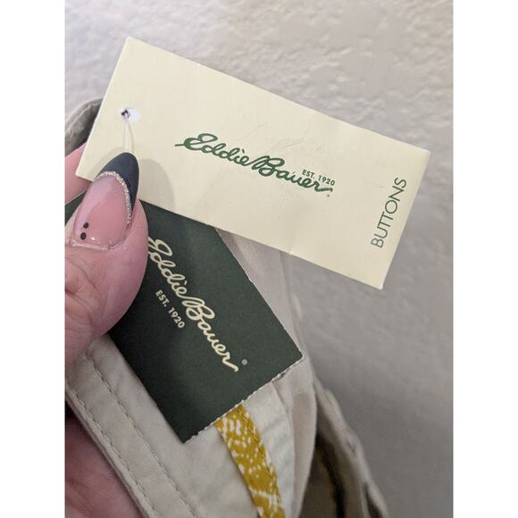 Eddie Bauer 100% Cotton Textured Flat Front Shorts Womens Size 8 in Linen Color - Picture 4 of 7